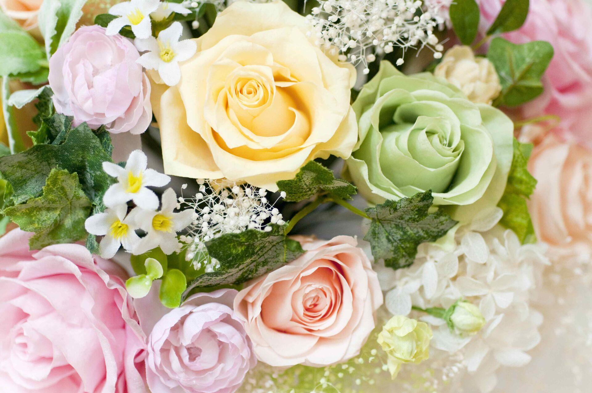 色とりどりの花束